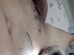 Dotada és tetovált: Kyky, egy transz tehetség, maszturbál Curitiban