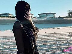 Seorang gadis remaja diterjah oleh dua wanita matang di pantai