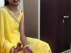 Soacra indiană își îndeplinește dorința murdară într-un videoclip de casă
