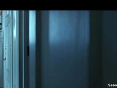 エミー・ロスムスがコメット2014でホットなママ役