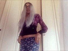 Mătușa vitregă matură Lovenias fetish pentru futai și sâni mari