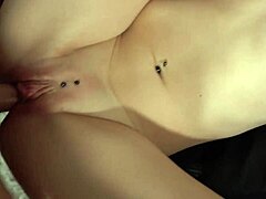 La MILF tatouée Rory Knights se fait fister et remplir de sperme dans une scène porno sauvage