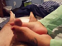 Mamans matures massage sensuel des pieds et éjaculation satisfaisante