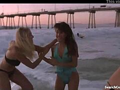 Leslee Bremmer i Julies gorąco i gorąco spotykają się w klasycznym filmie porno