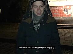 La milf europea Paris tiene sexo público al aire libre con un desconocido en Berlín
