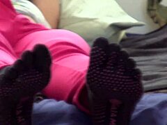 Sheer Show: Füße und Socken in einem Fetischvideo