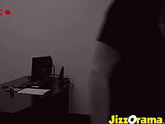 امرأة سمراء متطورة جبهة مورو صوفي دي تحصل على علاج خشن في فيديو بوف