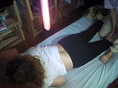 Vidéo maison d'une milf argentine recevant un massage sensuel