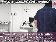 Tysk lege gir en feit og stygg mann en blowjob på sykehuset