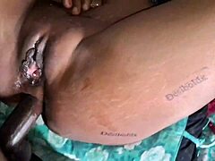 Dona de casa indiana Desitopti bhabi Sexo anal quente em série da web