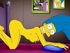 Мардж, зрелая домохозяйка, наслаждается анальным сексом в спортзале и дома, пока ее муж на работе в этом пародийном видео Хентай
