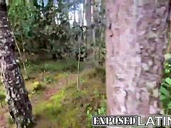 Una milf tedesca viene scopata da un vicino ben dotato nel bosco