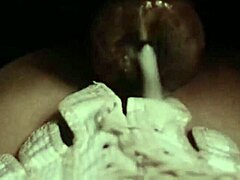 Klasik vintage ortamda Lise Danvers'in yer aldığı ünlü seks sahnesi