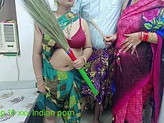 Die indische Stiefmutter und ihre Stiefschwester haben einen heißen Dreier