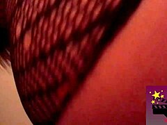 Λατίνα πορνοστάρ επιδεικνύει τα μεγάλα της βυζιά και το μεγάλο κορμί της