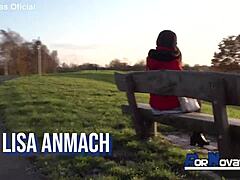 Lisa Anmach, skutočná amatérka, je tvrdo šukaná zrelým mužom v nemeckom porno videu