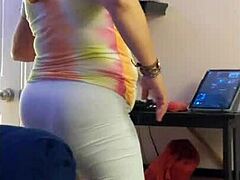 Amateur hotwife Steffi's pink pussy dance takes center stage