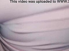 Zrela Latina mama se jebe dildom i prska u ovom vrućem videu