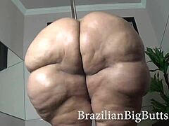 Model Brasil dengan punggung besar menggoda dan ditiduri dengan keras